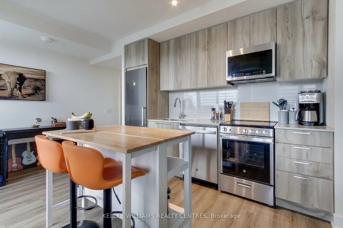 185, Deerfield, Central Newmarket, Newmarket