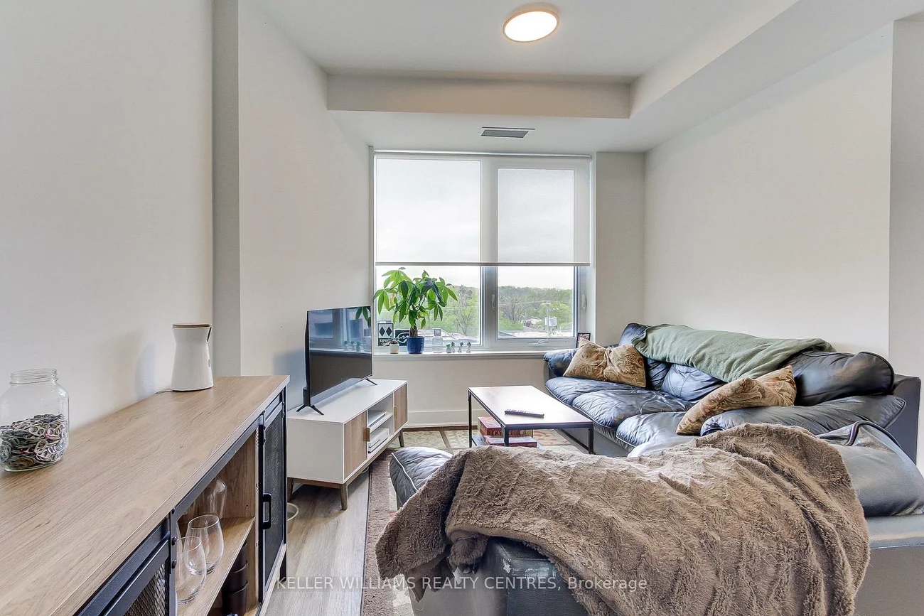 185, Deerfield, Central Newmarket, Newmarket