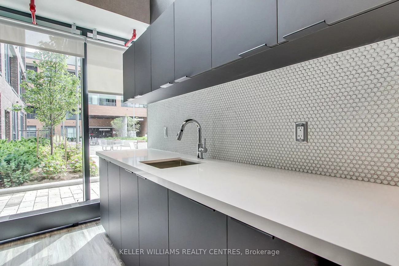 185, Deerfield, Central Newmarket, Newmarket