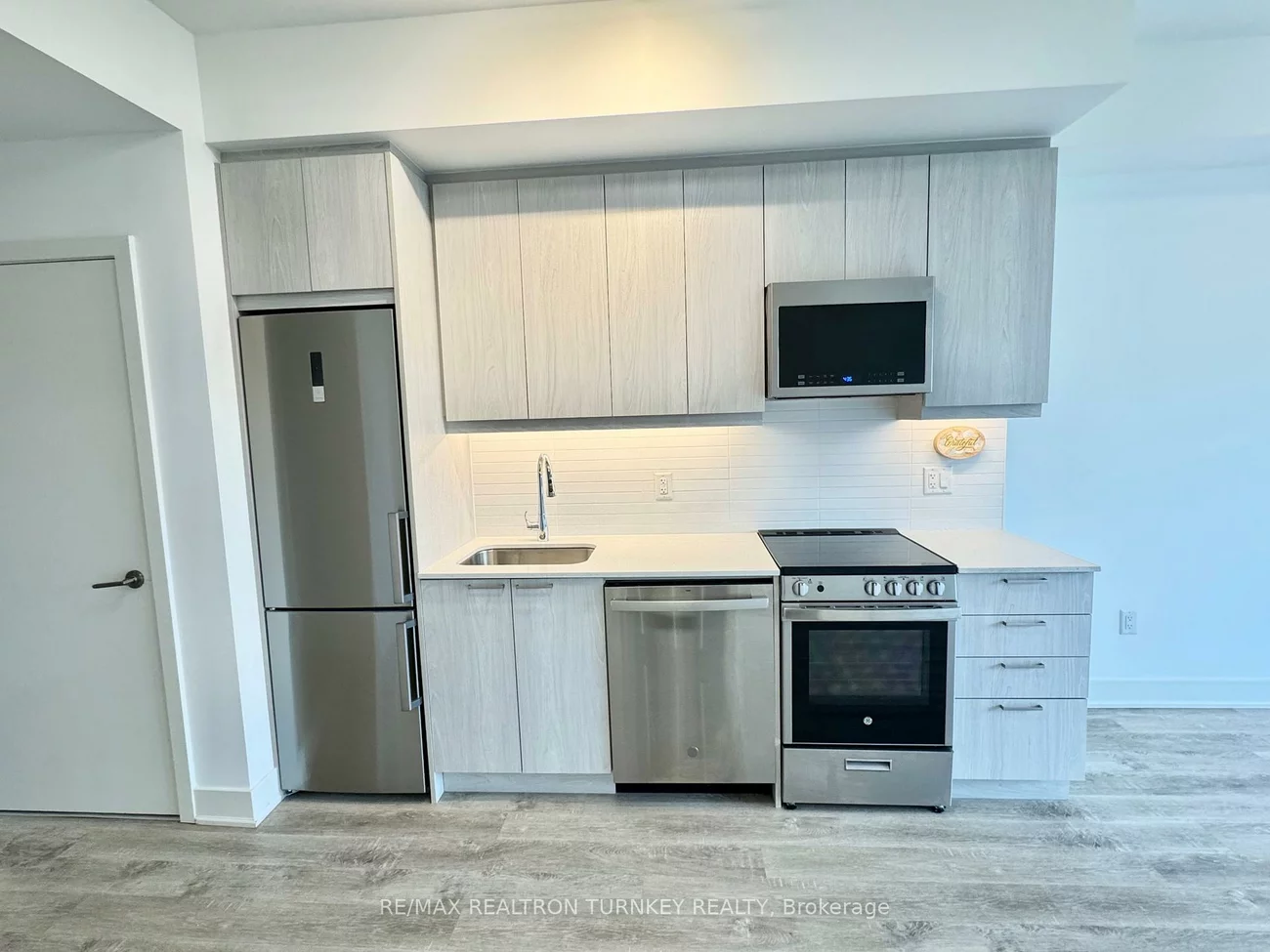 185, Deerfield, Central Newmarket, Newmarket