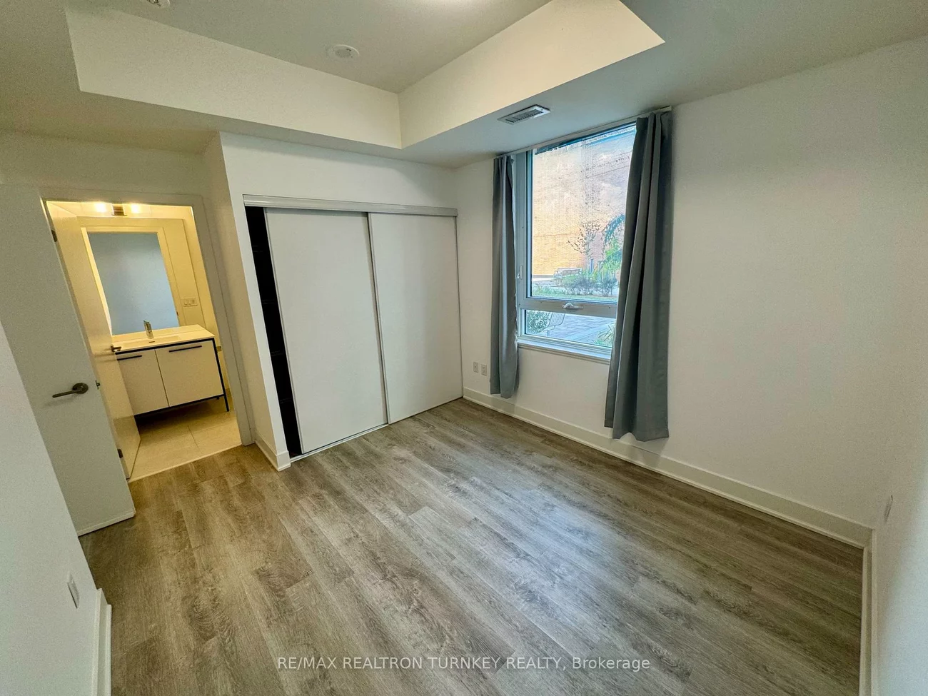 185, Deerfield, Central Newmarket, Newmarket