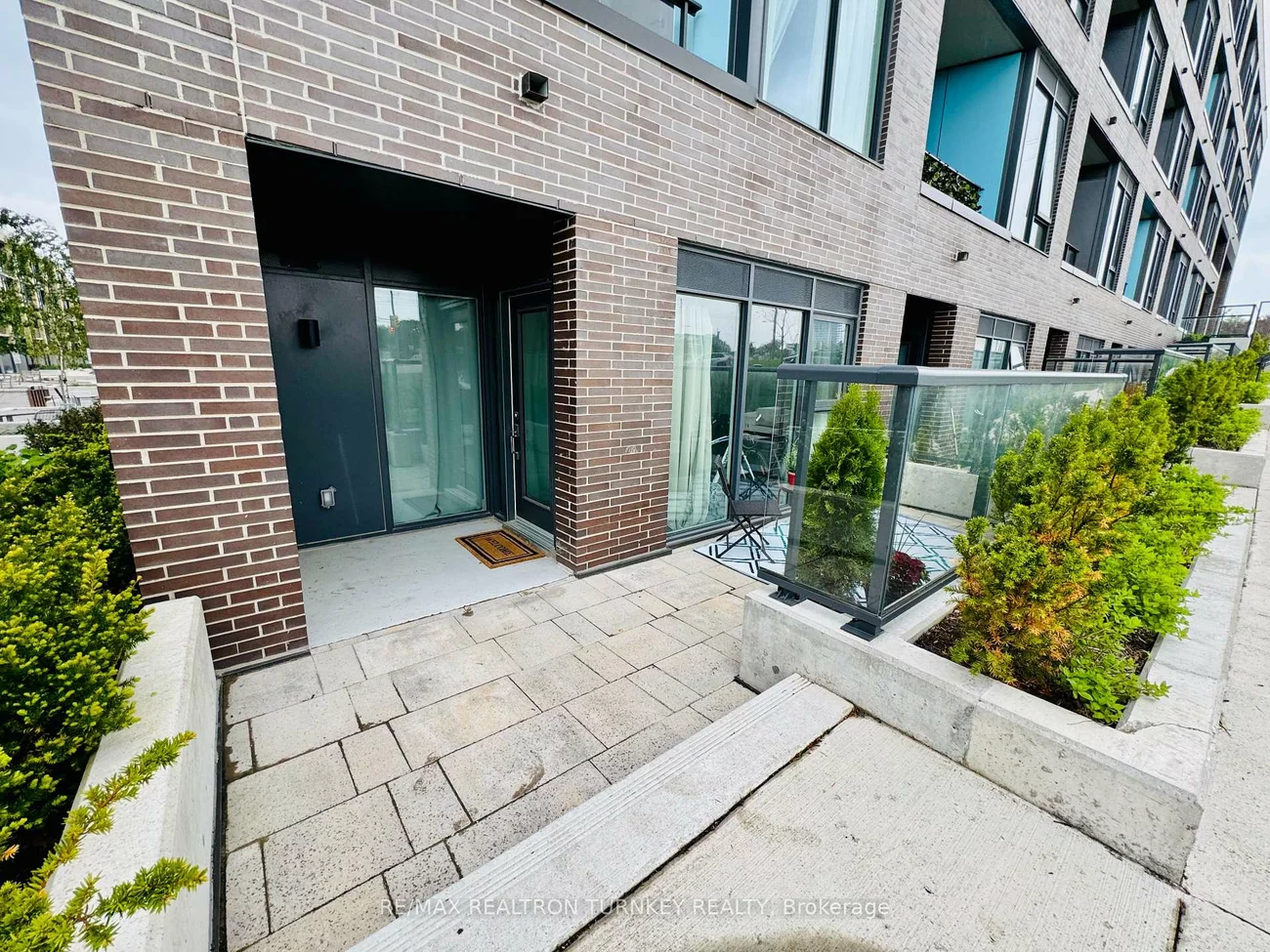 185, Deerfield, Central Newmarket, Newmarket