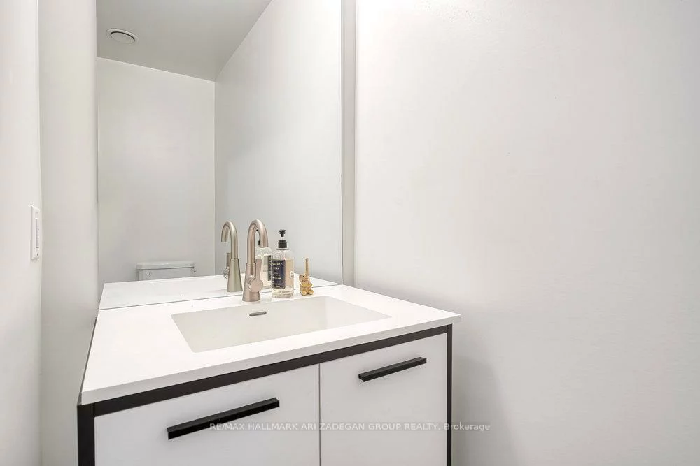 185, Deerfield, Central Newmarket, Newmarket
