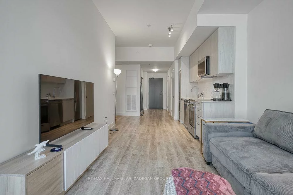 185, Deerfield, Central Newmarket, Newmarket