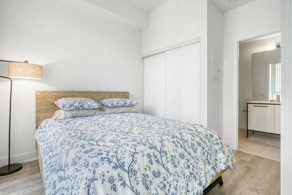 185, Deerfield, Central Newmarket, Newmarket