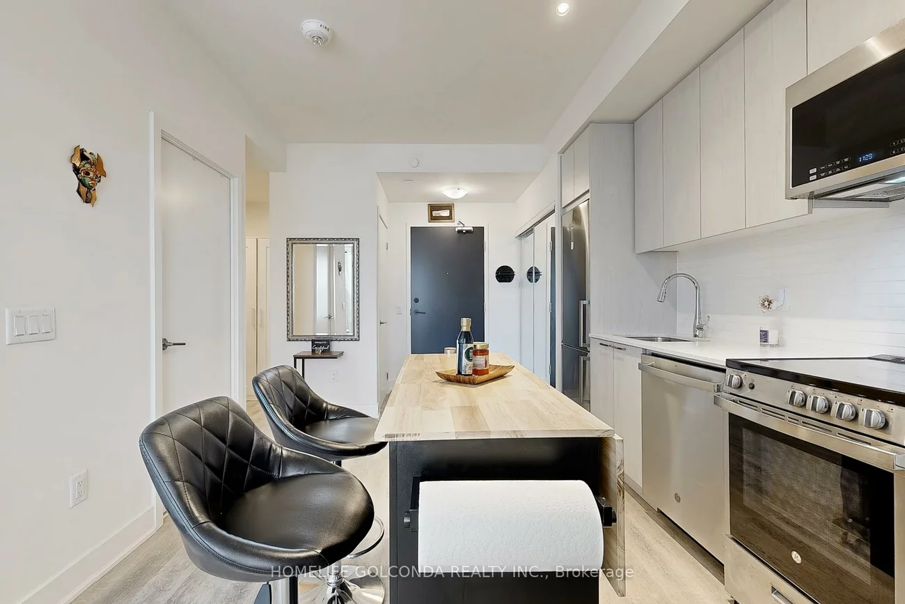 185, Deerfield, Central Newmarket, Newmarket