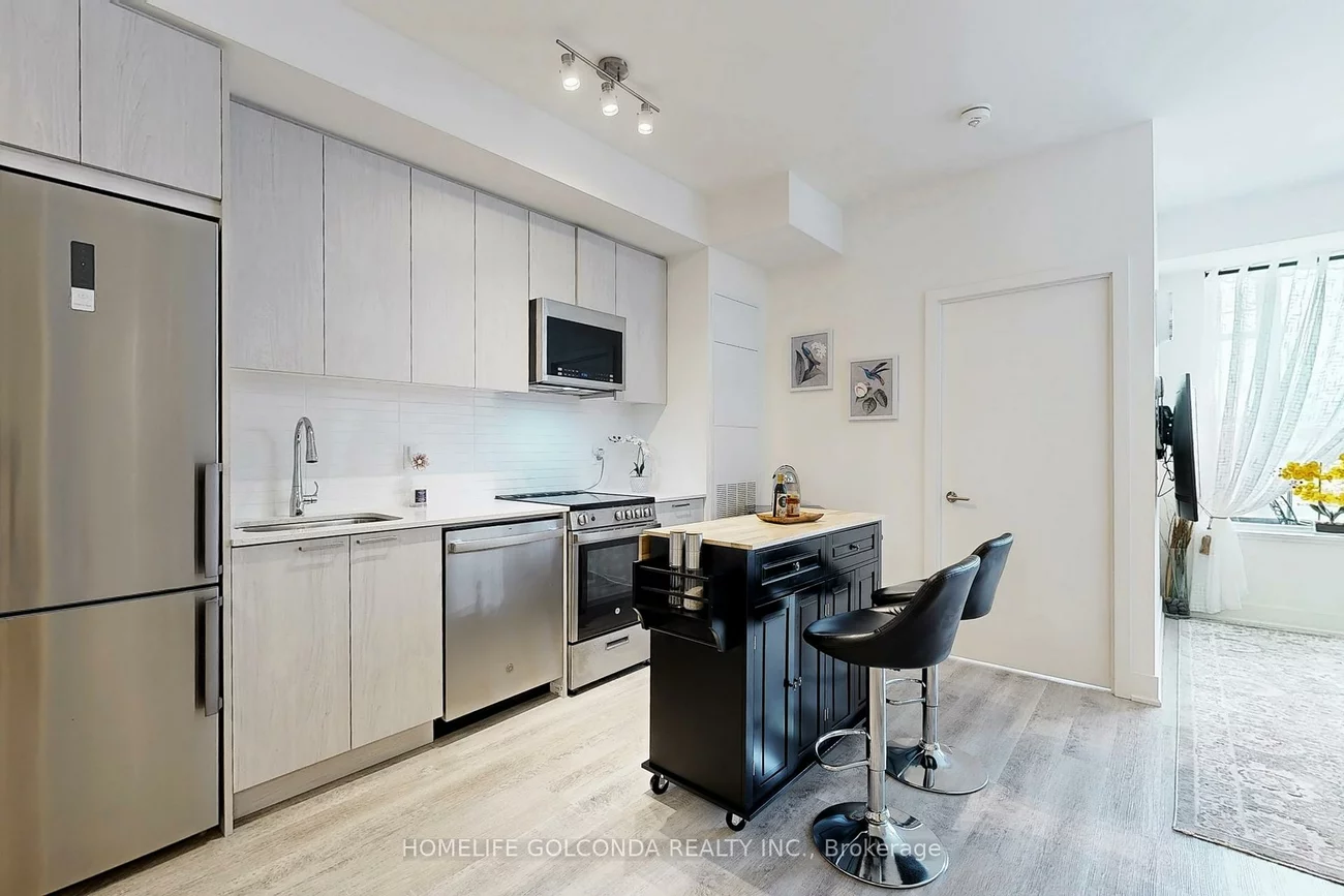 185, Deerfield, Central Newmarket, Newmarket