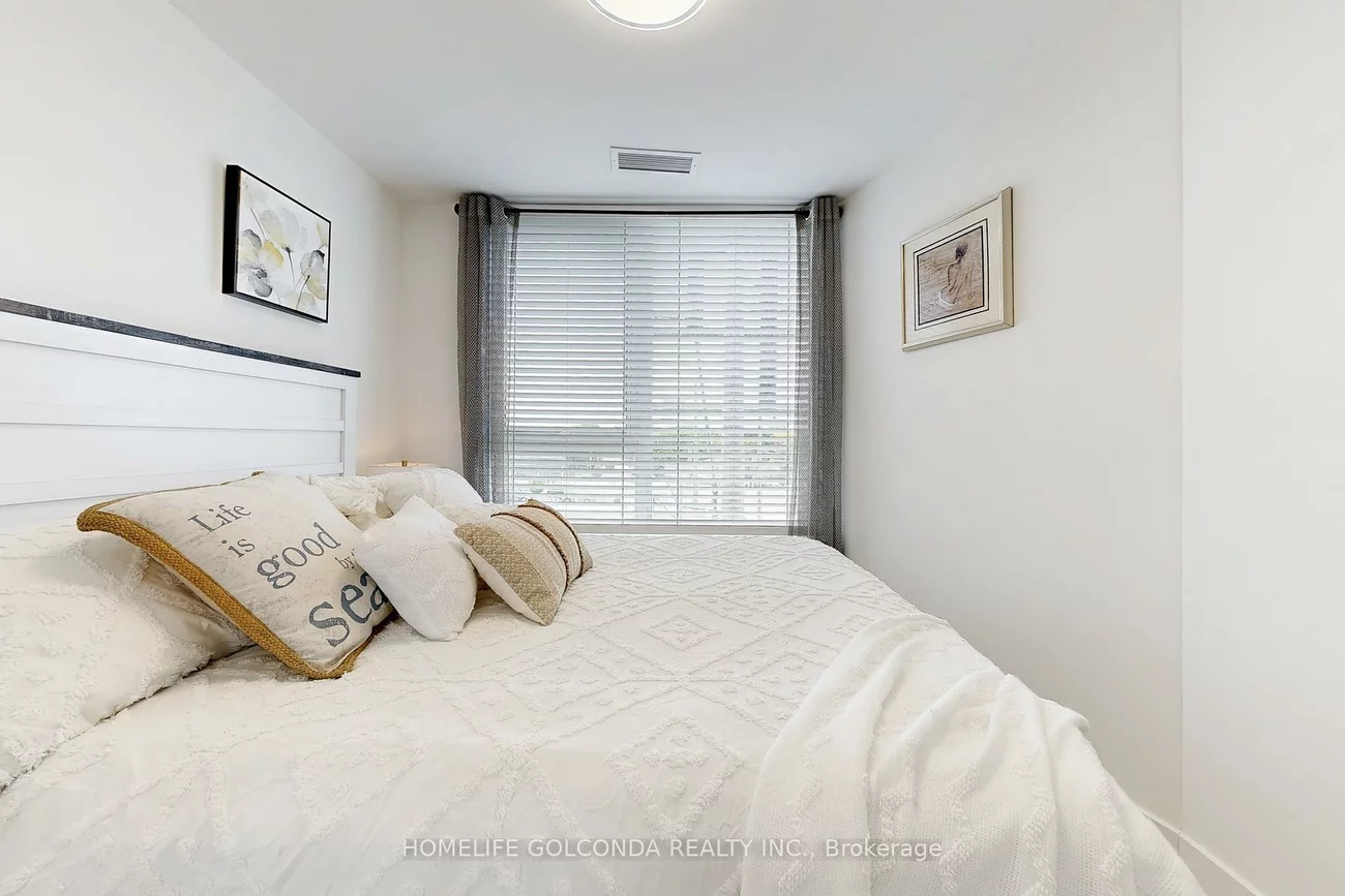 185, Deerfield, Central Newmarket, Newmarket