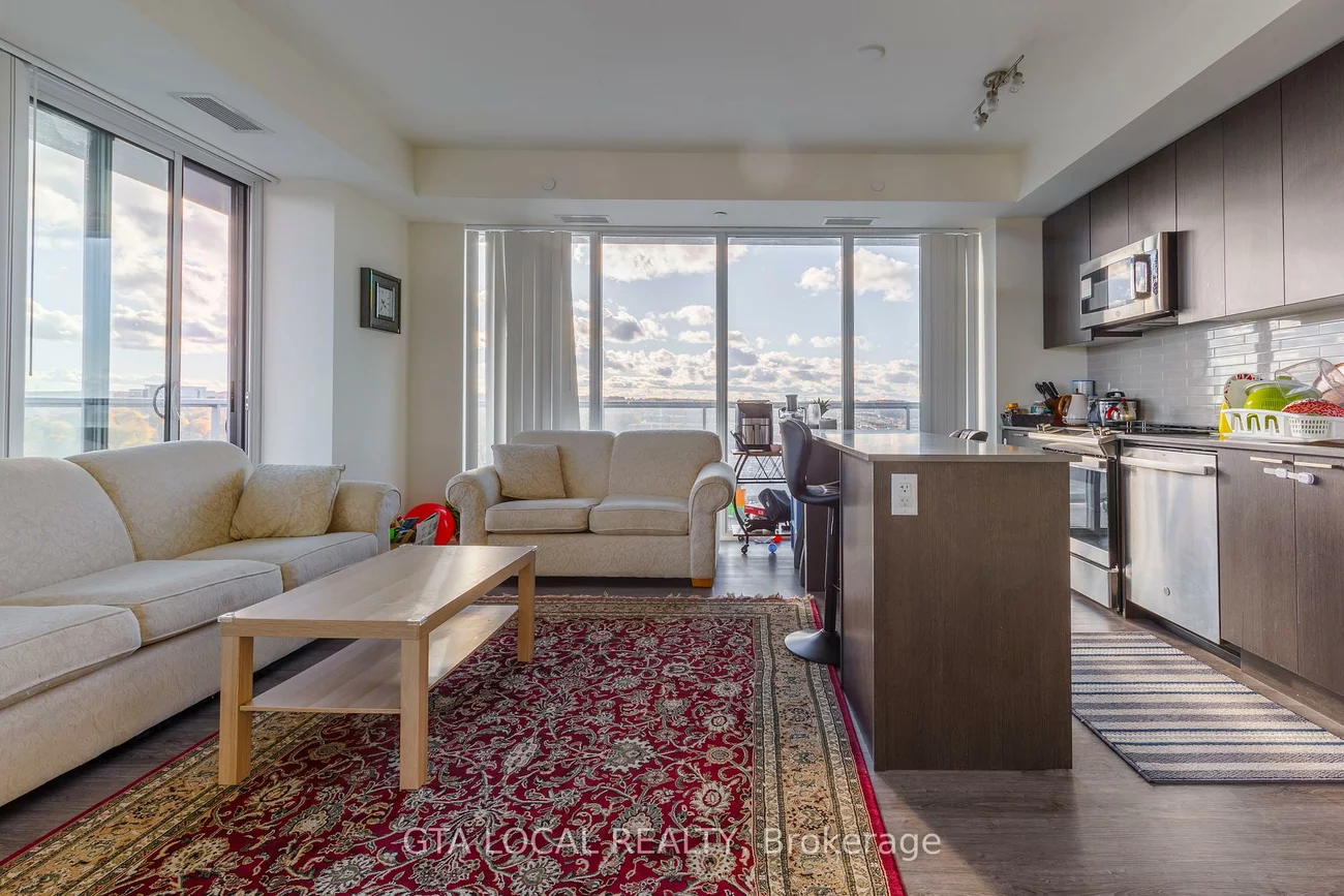 185, Deerfield, Central Newmarket, Newmarket
