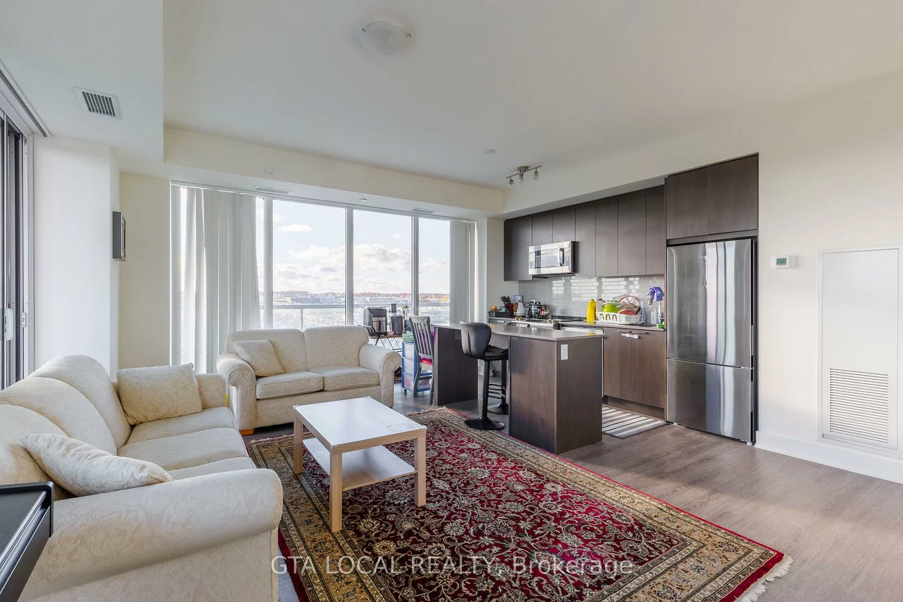 185, Deerfield, Central Newmarket, Newmarket