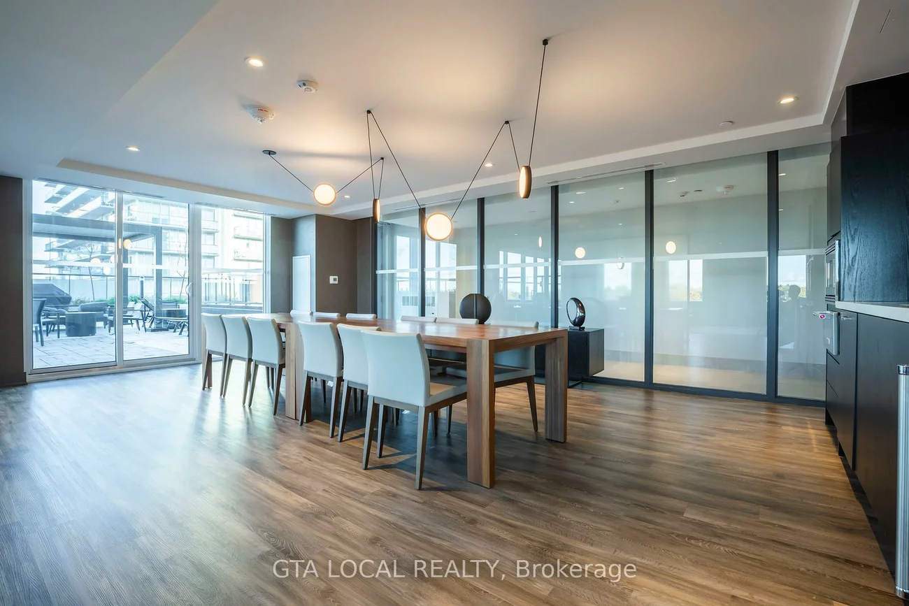 185, Deerfield, Central Newmarket, Newmarket
