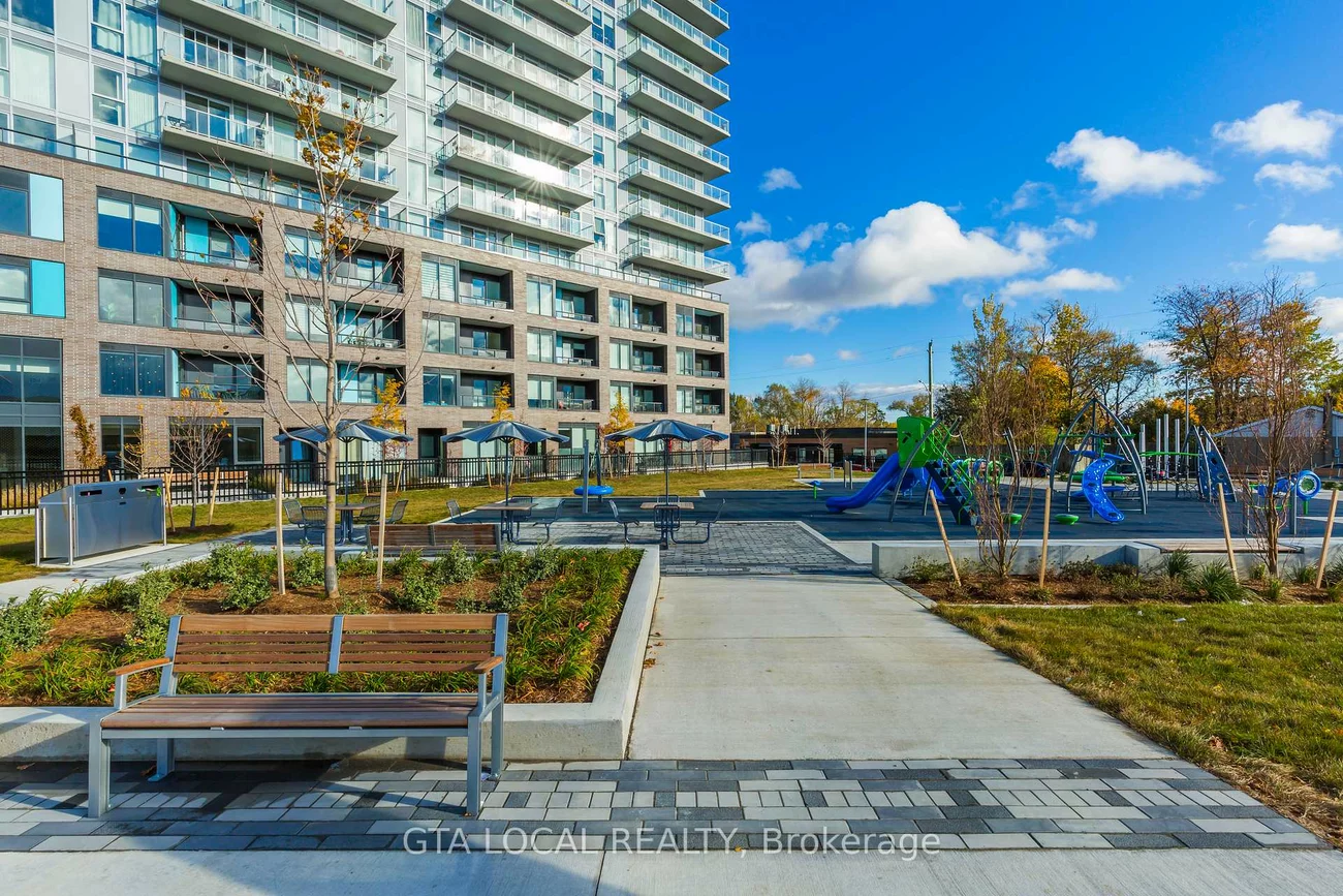 185, Deerfield, Central Newmarket, Newmarket
