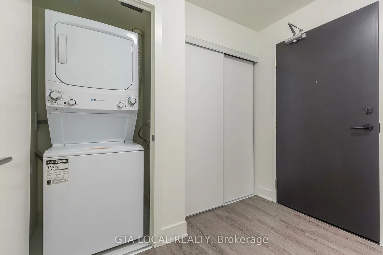 185, Deerfield, Central Newmarket, Newmarket