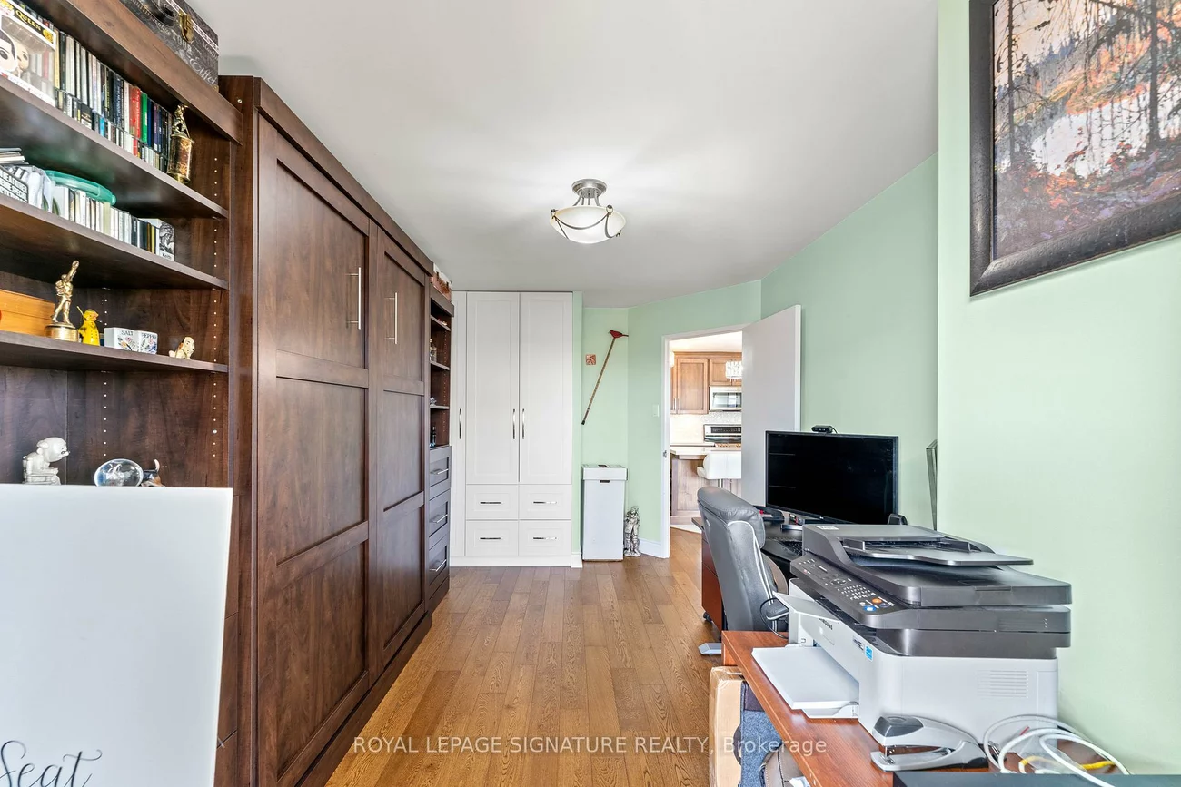 250, Davis, Central Newmarket, Newmarket