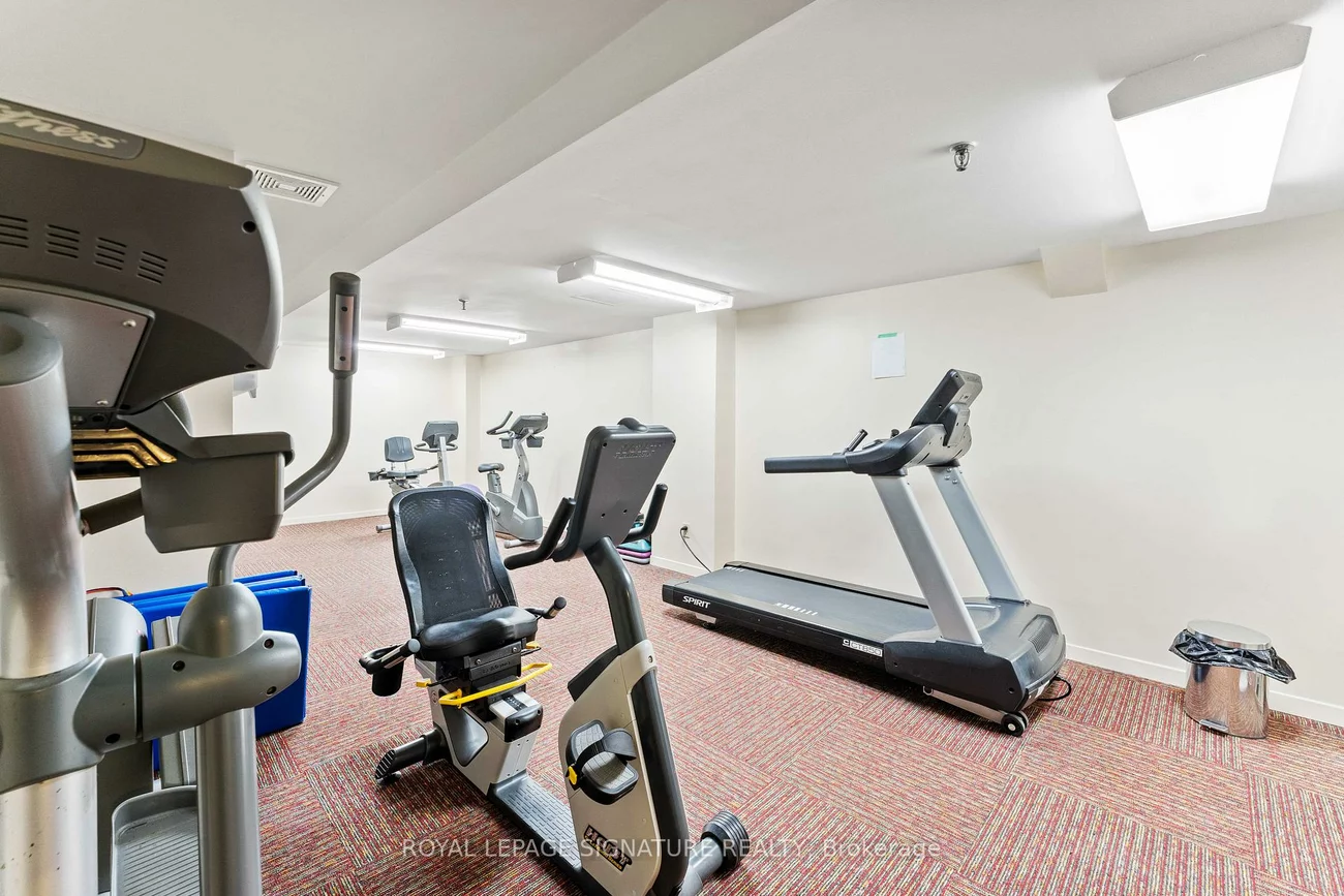 250, Davis, Central Newmarket, Newmarket