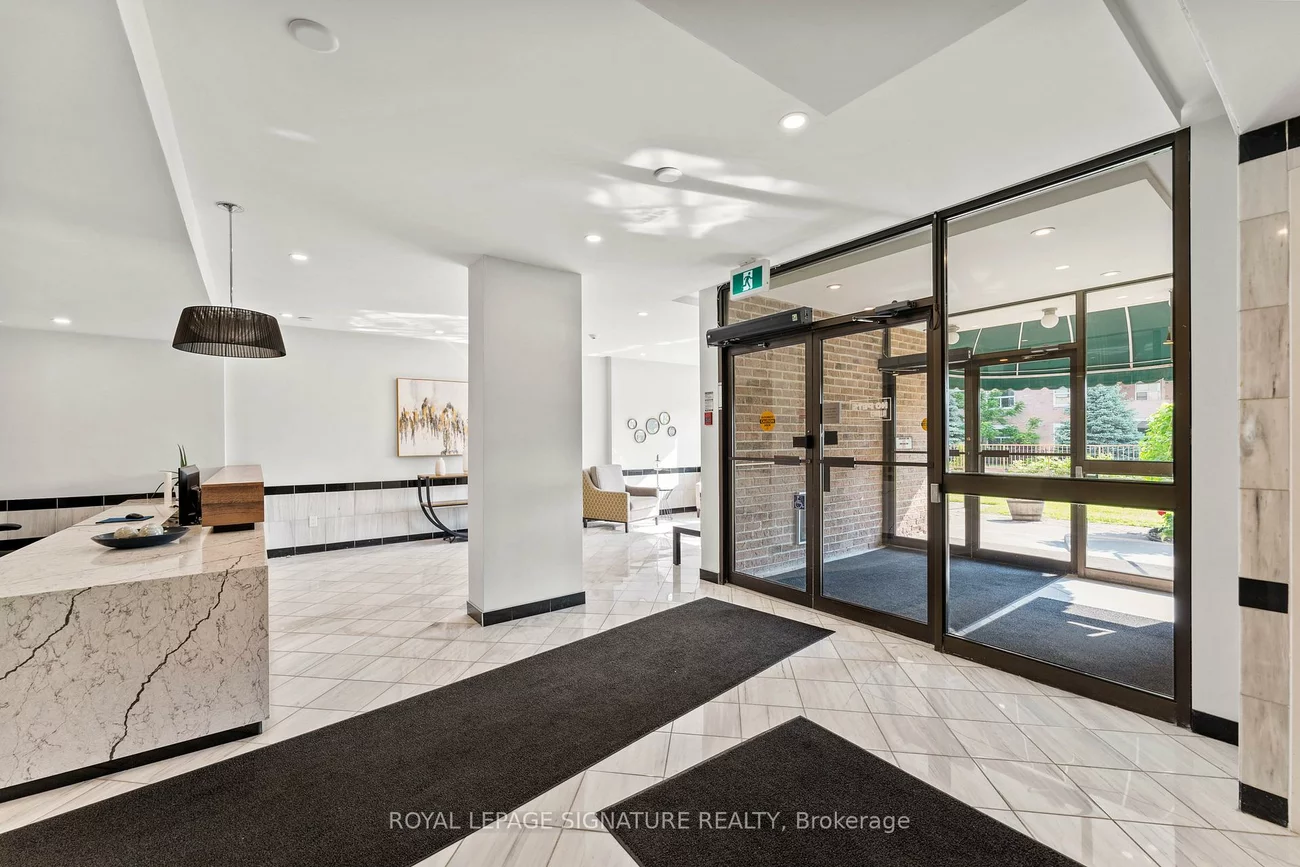 250, Davis, Central Newmarket, Newmarket