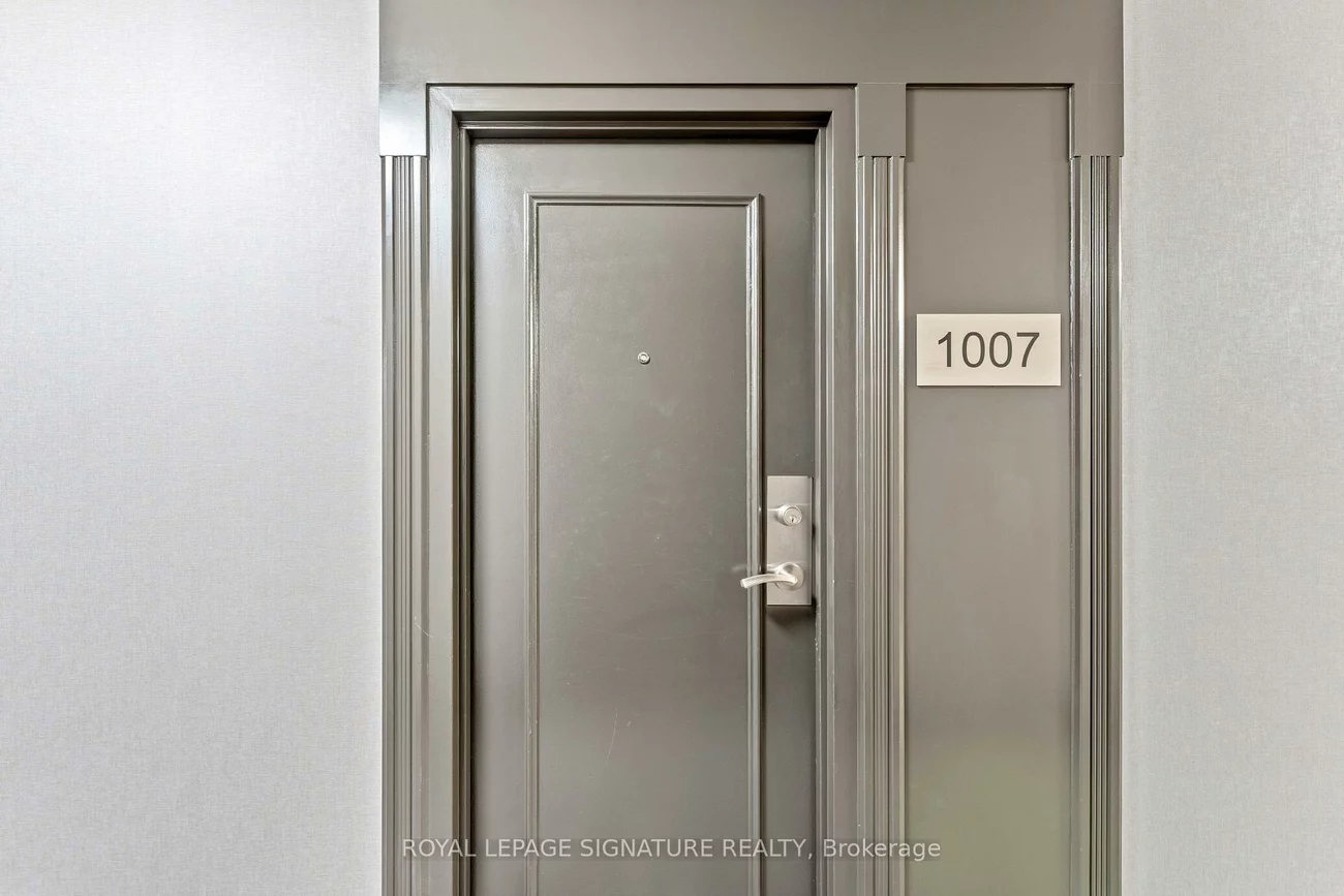 250, Davis, Central Newmarket, Newmarket