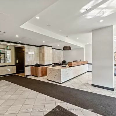 250, Davis, Central Newmarket, Newmarket