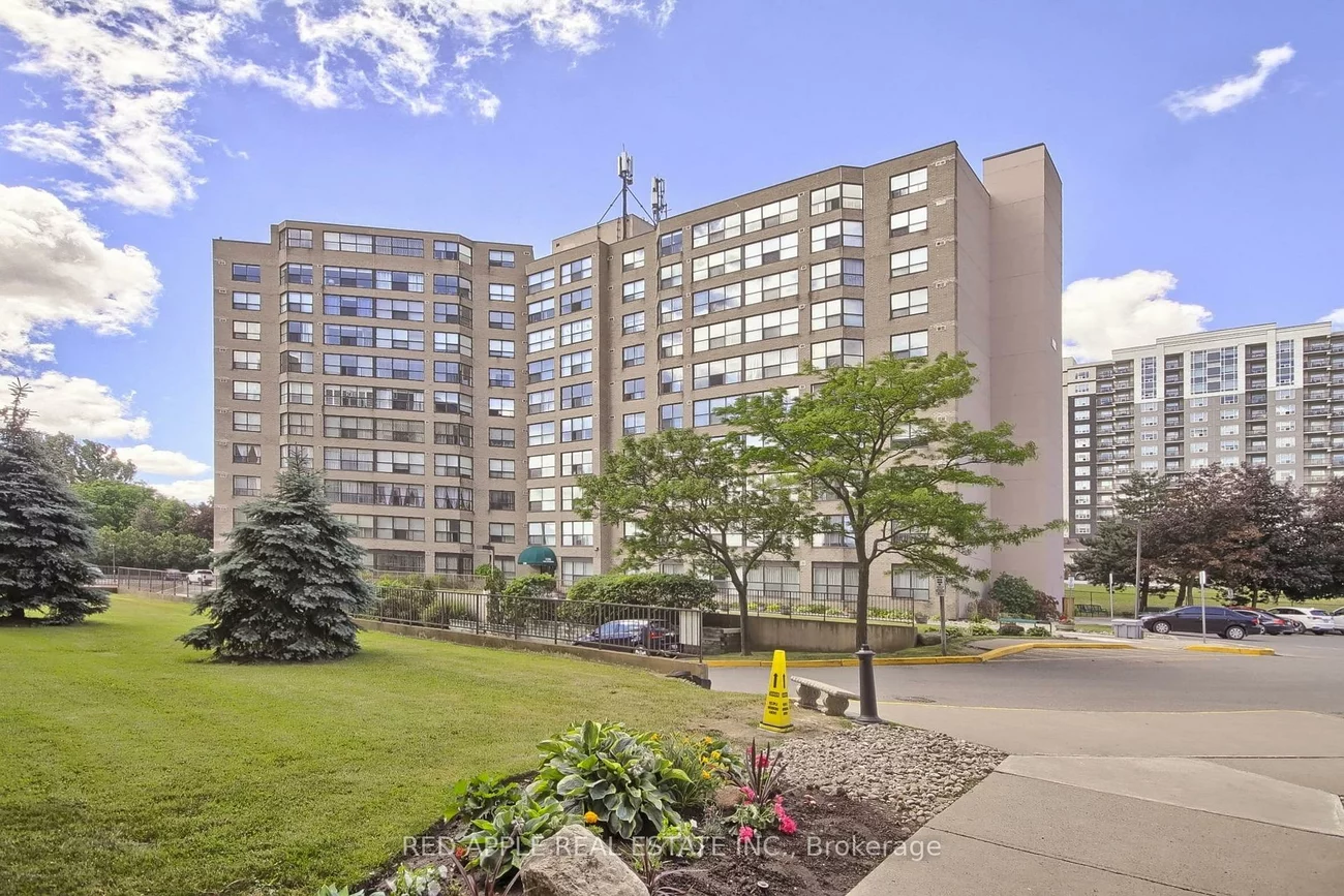 250, Davis, Central Newmarket, Newmarket