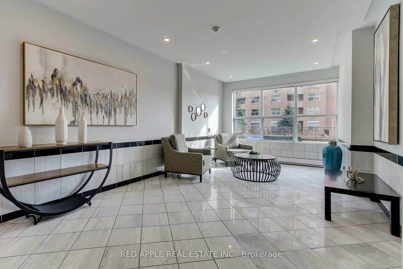 250, Davis, Central Newmarket, Newmarket