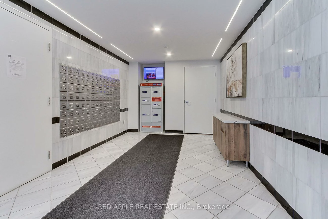 250, Davis, Central Newmarket, Newmarket