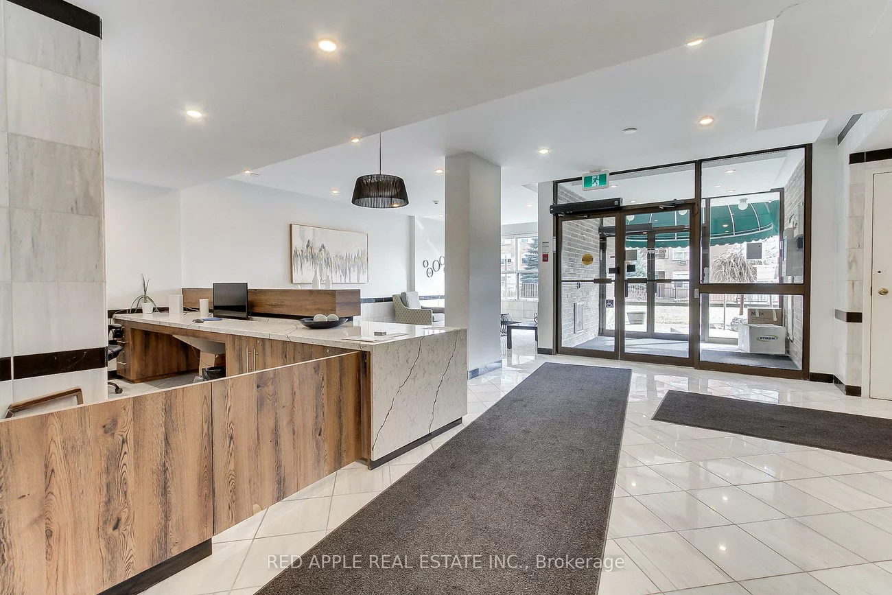 250, Davis, Central Newmarket, Newmarket