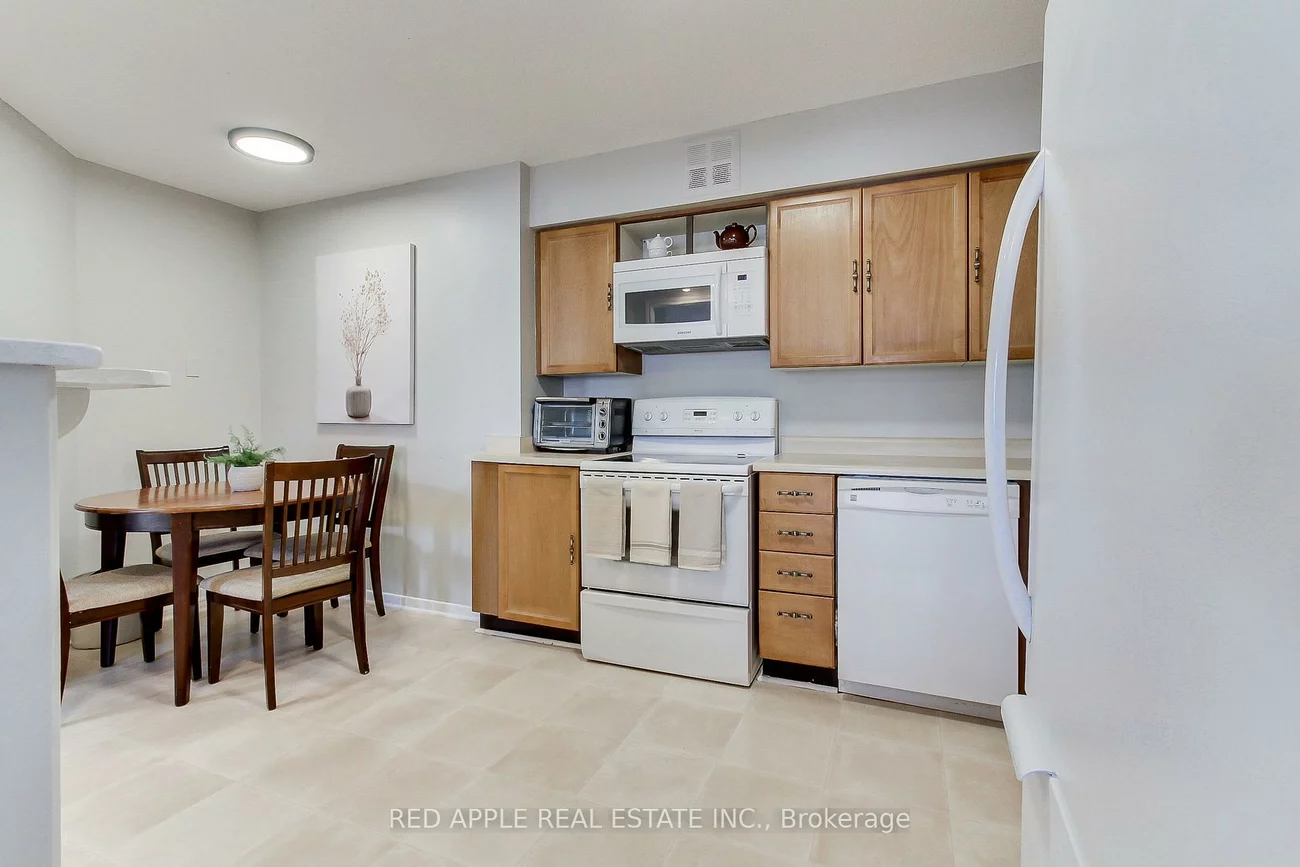 250, Davis, Central Newmarket, Newmarket