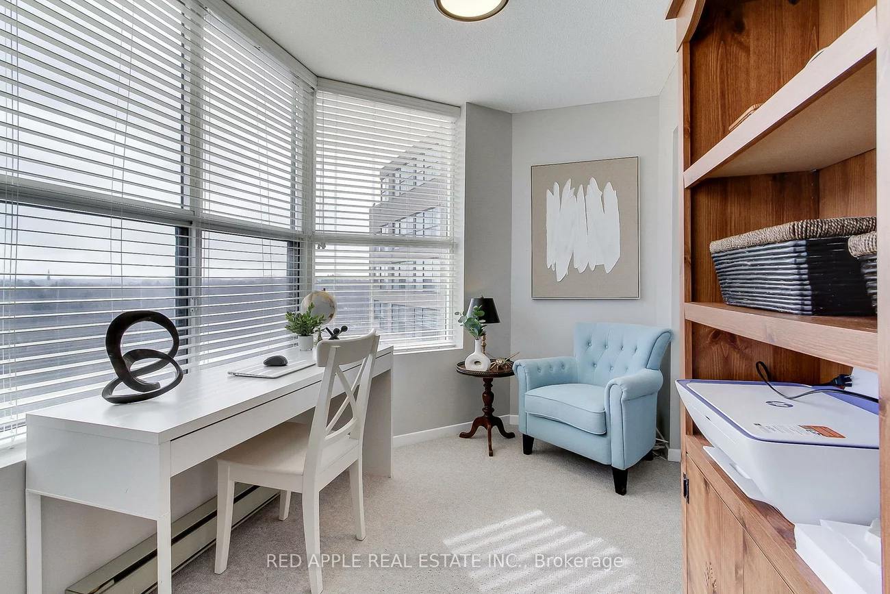 250, Davis, Central Newmarket, Newmarket