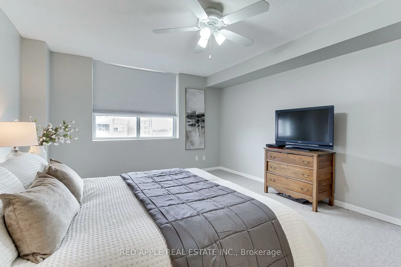 250, Davis, Central Newmarket, Newmarket