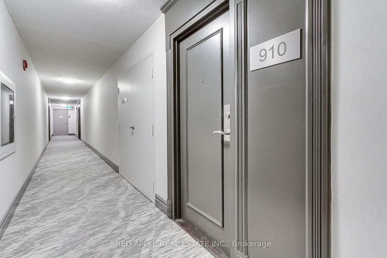 250, Davis, Central Newmarket, Newmarket