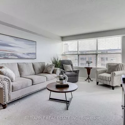 250, Davis, Central Newmarket, Newmarket