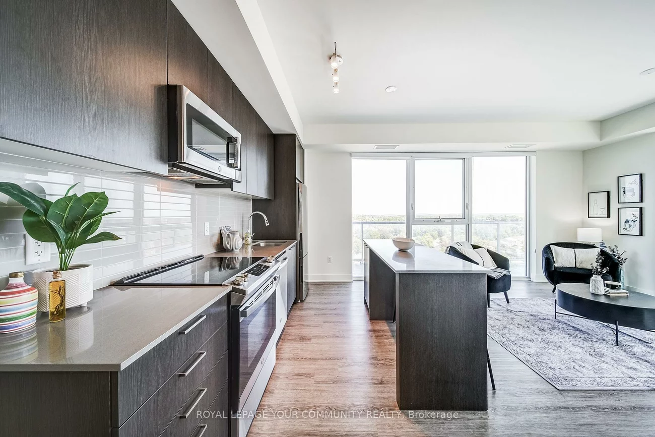 185, Deerfield, Central Newmarket, Newmarket