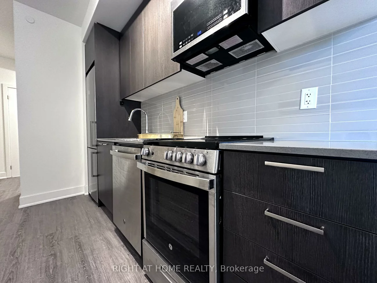 185, Deerfield, Central Newmarket, Newmarket