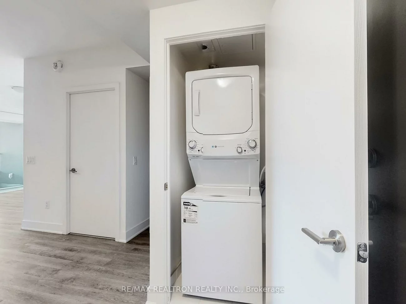 185, Deerfield, Central Newmarket, Newmarket