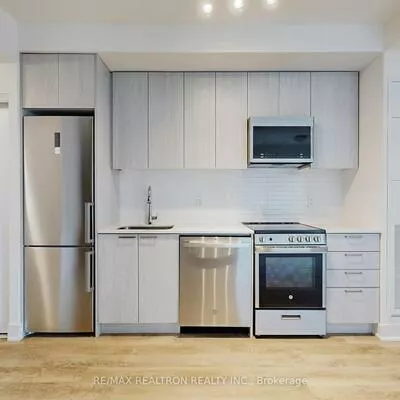 185, Deerfield, Central Newmarket, Newmarket