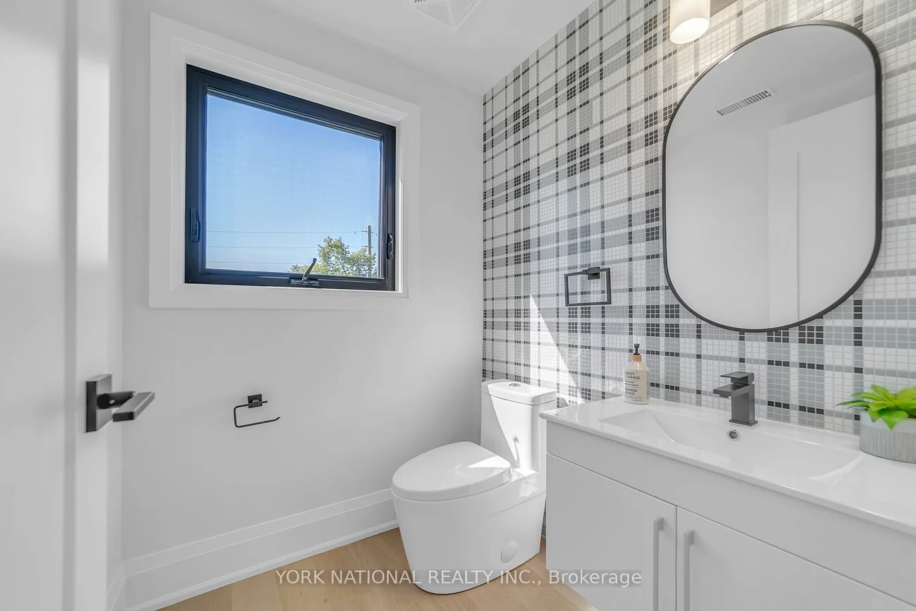 59, Charles, Central Newmarket, Newmarket