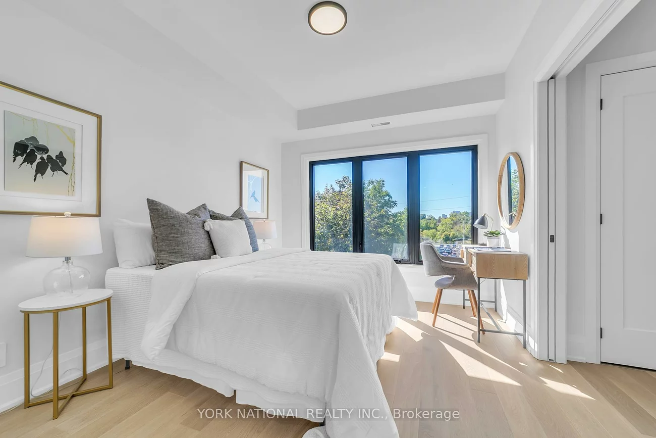 59, Charles, Central Newmarket, Newmarket