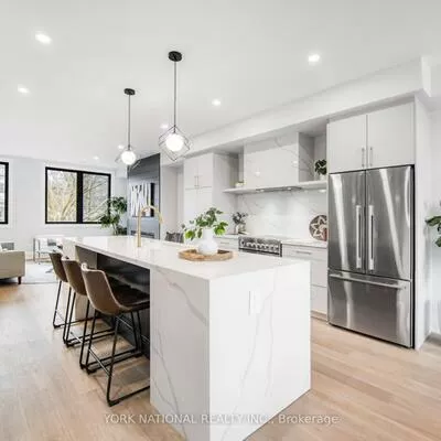 59, Charles, Central Newmarket, Newmarket