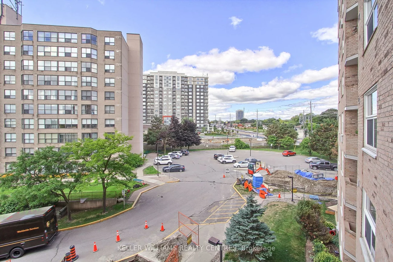 260, Davis, Central Newmarket, Newmarket