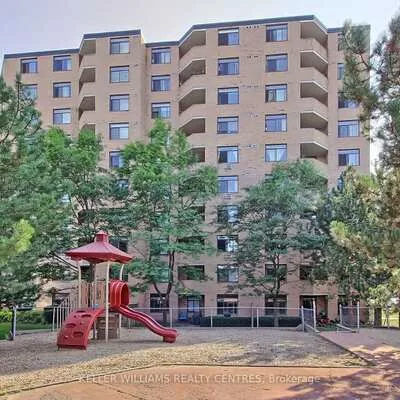 260, Davis, Central Newmarket, Newmarket