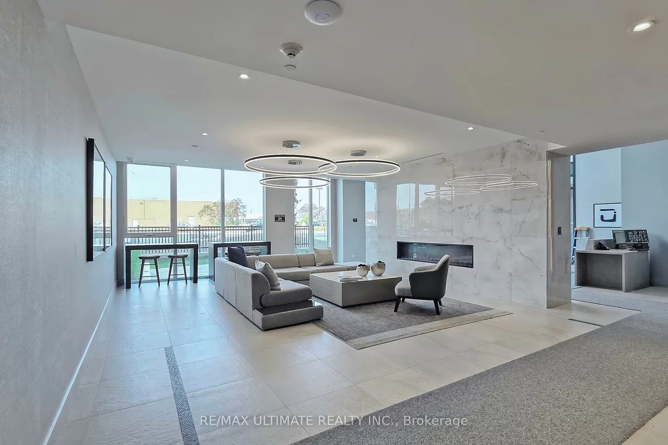 185, Deerfield, Central Newmarket, Newmarket