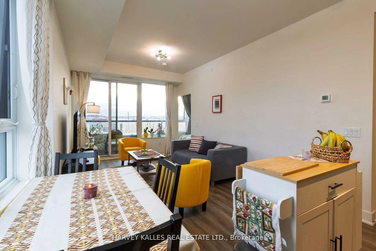 185, Deerfield, Central Newmarket, Newmarket