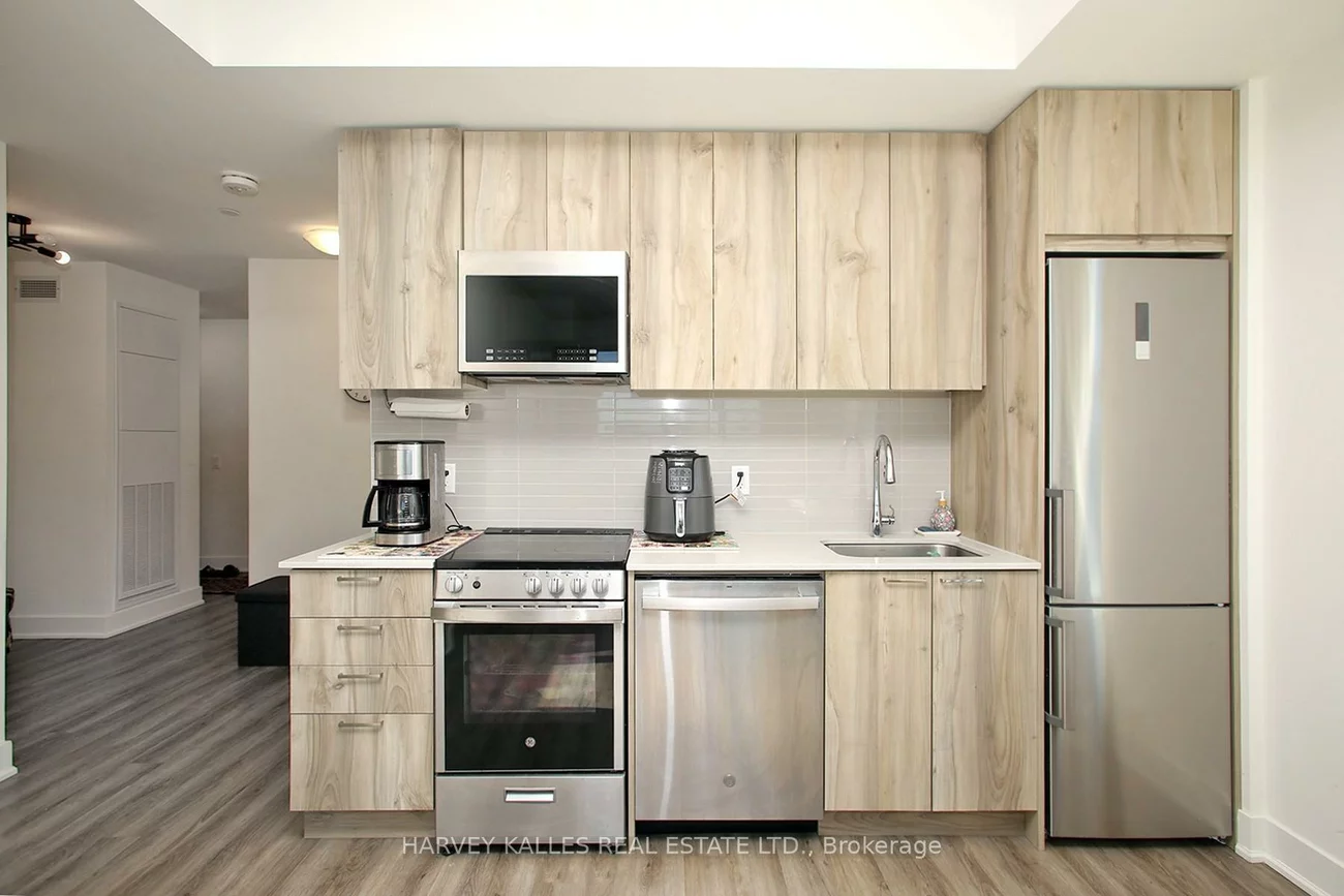 185, Deerfield, Central Newmarket, Newmarket
