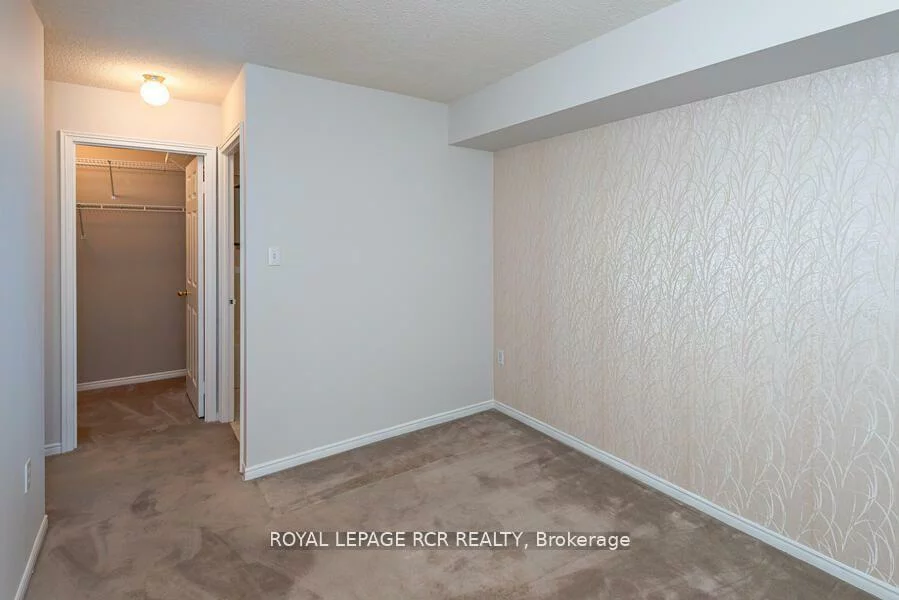 270, Davis, Central Newmarket, Newmarket
