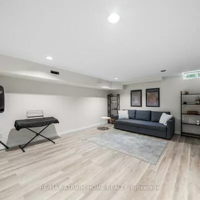 115, Main, Central Newmarket, Newmarket