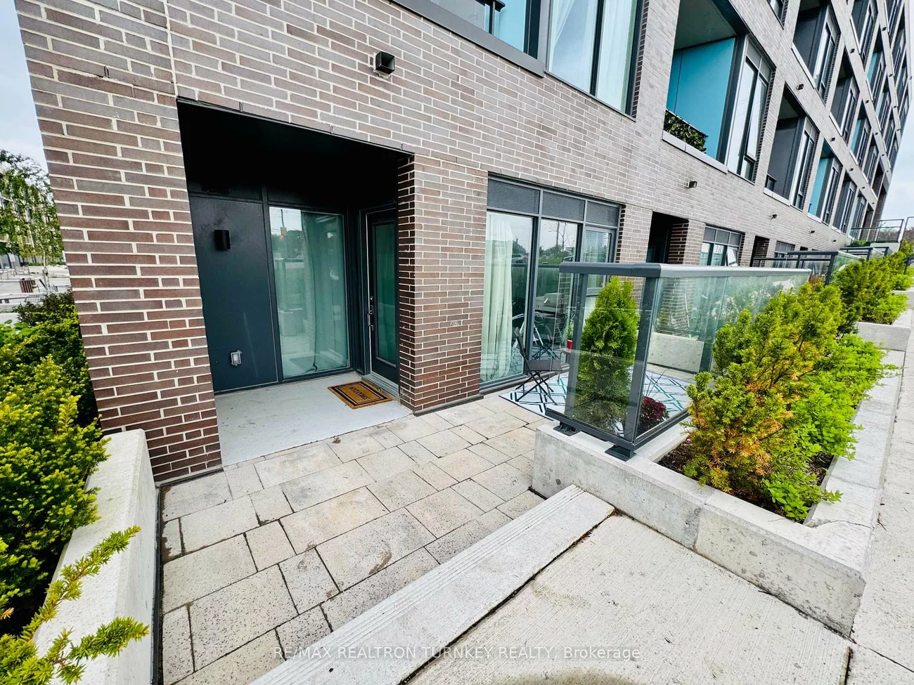 185, Deerfield, Central Newmarket, Newmarket