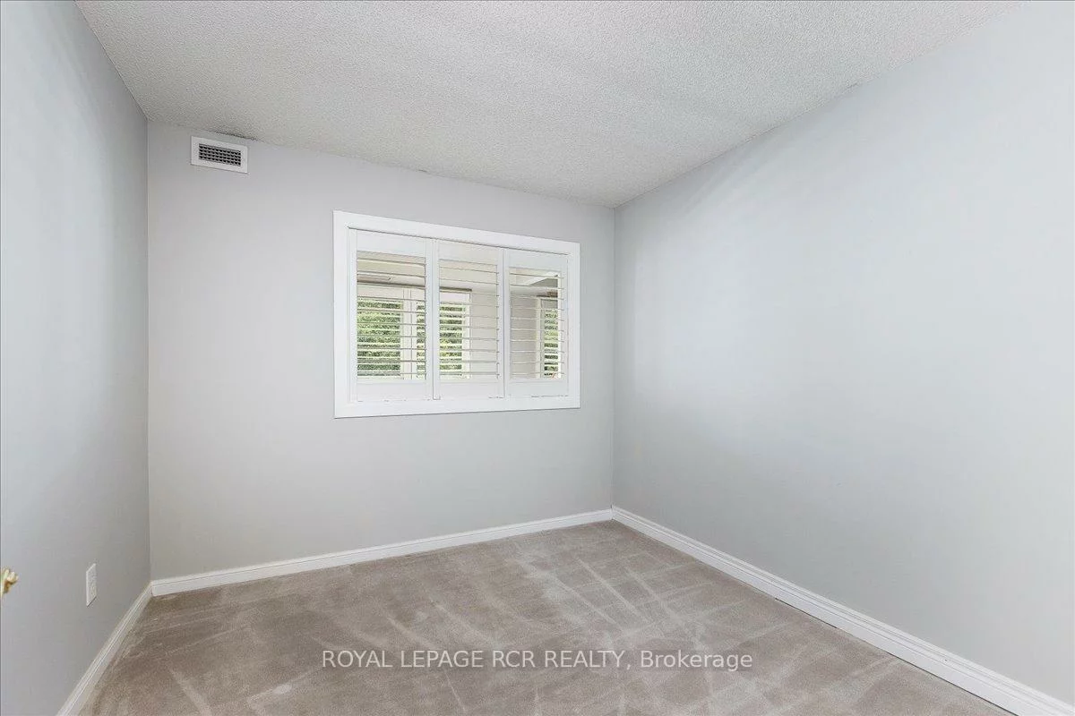 900, Bogart Mill, Gorham-College Manor, Newmarket