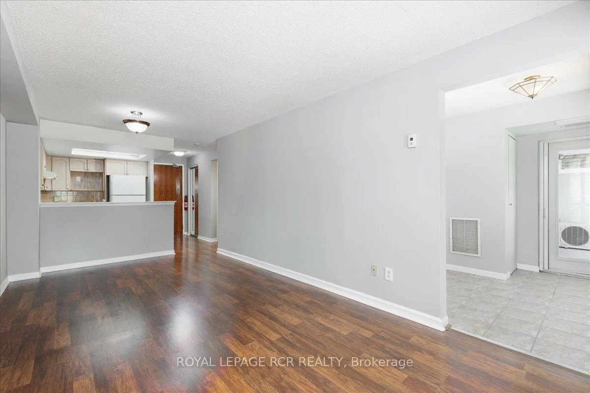 900, Bogart Mill, Gorham-College Manor, Newmarket