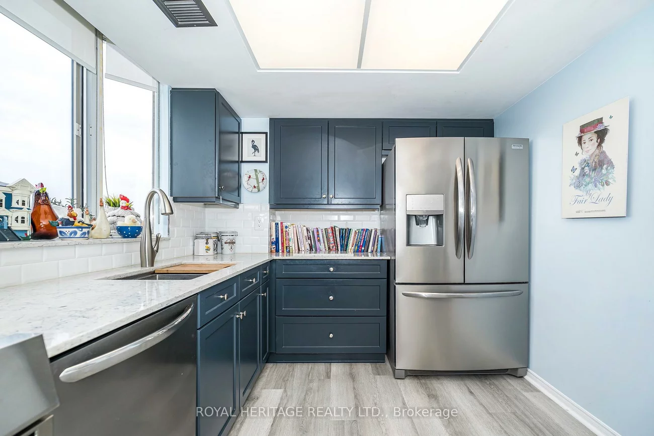 270, Davis, Central Newmarket, Newmarket