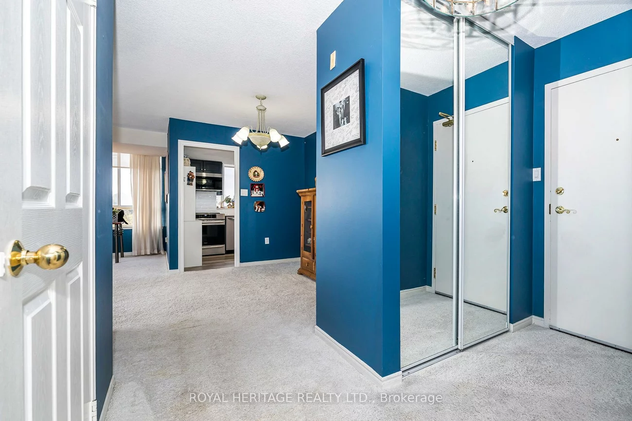 270, Davis, Central Newmarket, Newmarket